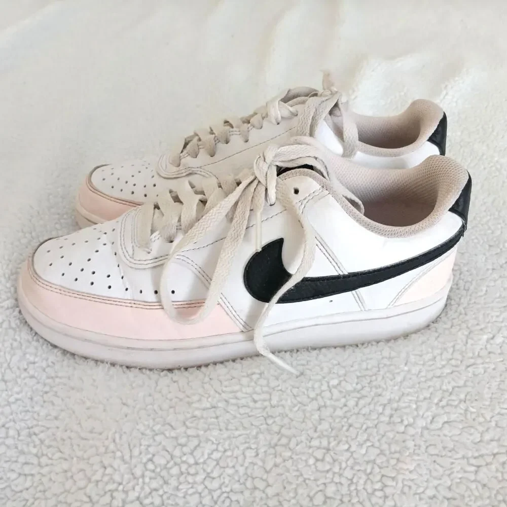 Nike Women's White and Pink Trainers Size 7